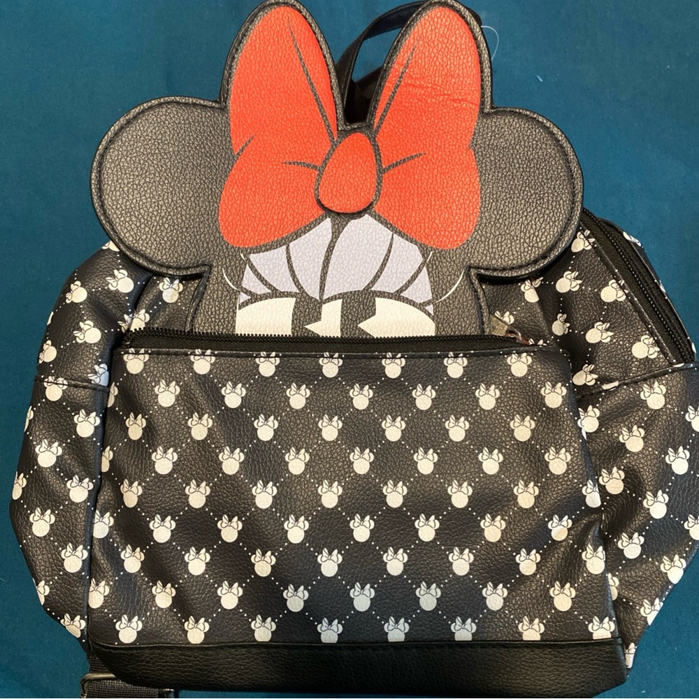 Disney Minnie Mouse backpack Black and White Tag